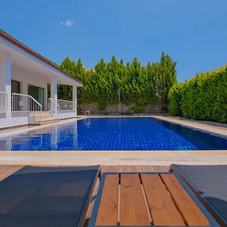 Albina Villa Üzümlü