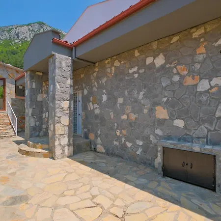 ヴィラ Albina Uzumlu